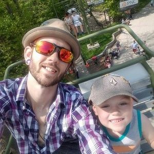 Meet your Posher, Dustin